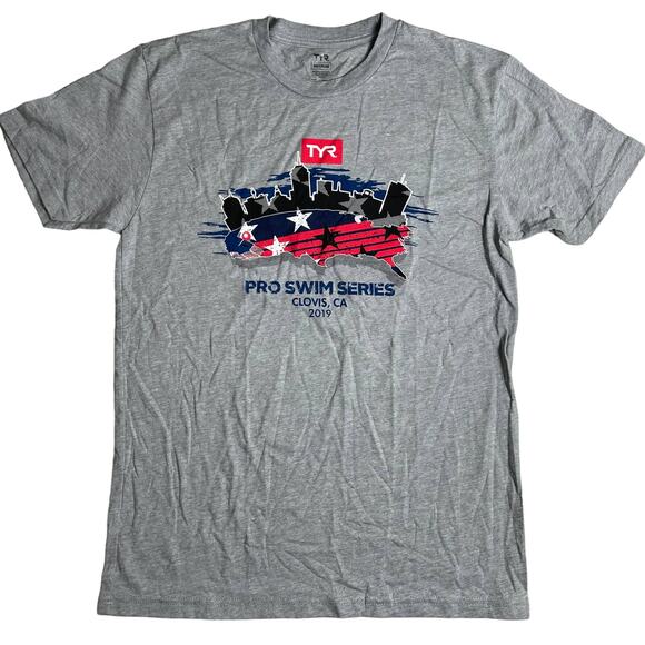 TYR Unisex Pro Swim Series 2019 Clovis CA Short Sleeve Tshirt Grey - Large - Picture 1 of 7